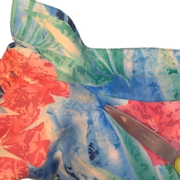 Vintage ALIA Hawaiian Flower Shirt - Picture 8 of 8